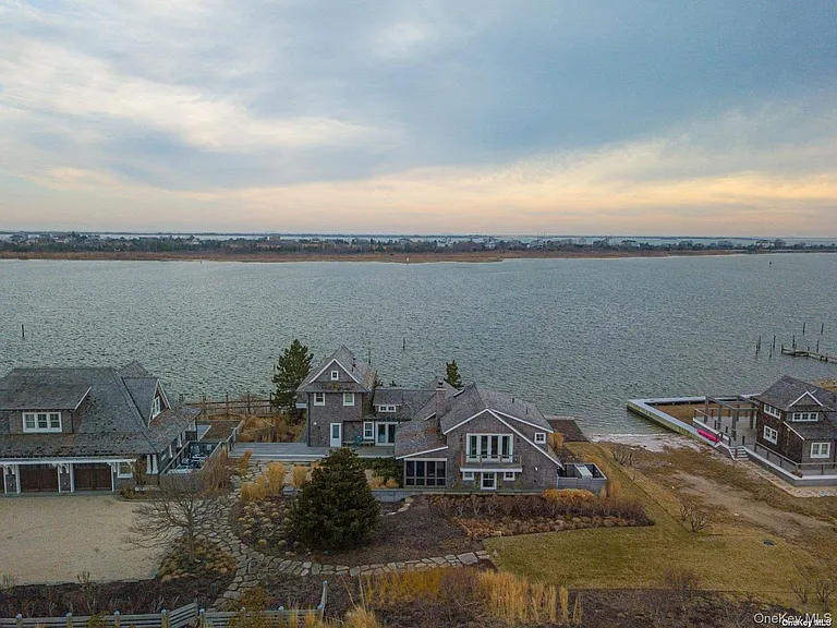 11-A Captree Is — Photo 3