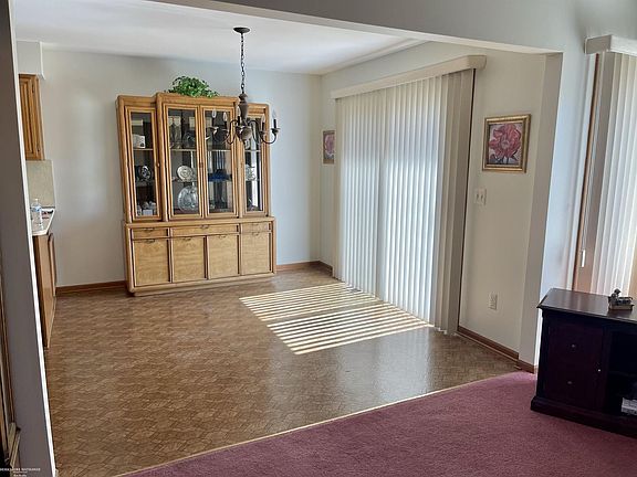 5th image of 44447 Manitou Dr