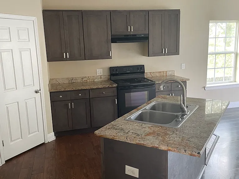 4515 Virgilian St — Photo 9