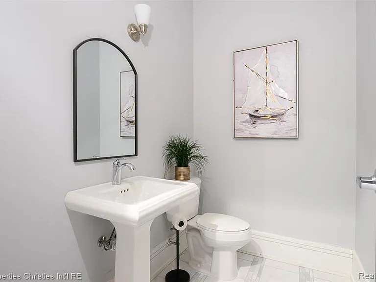 32686 Woodward Ave #E — Photo 19