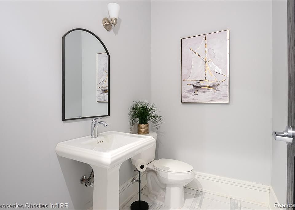 32686 Woodward Ave Suite E, photo 19
