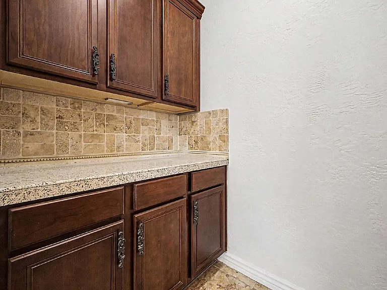 16124 N 180th Ln — Photo 34