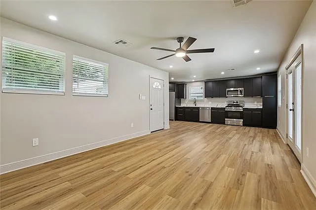212 Berkley Dr — Photo 5
