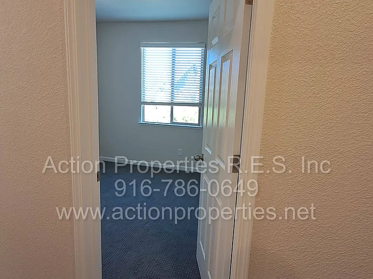 2136 Malibu Pl — Photo 29