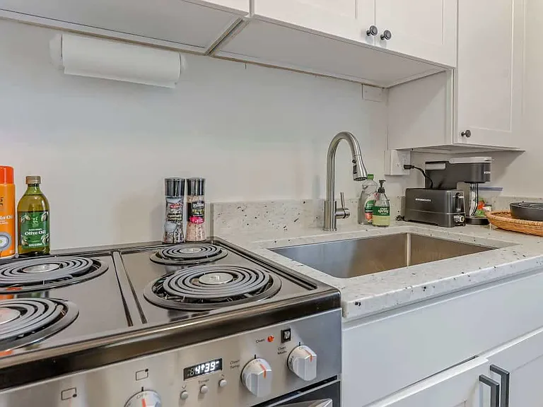 82 Price Ave #B — Photo 44