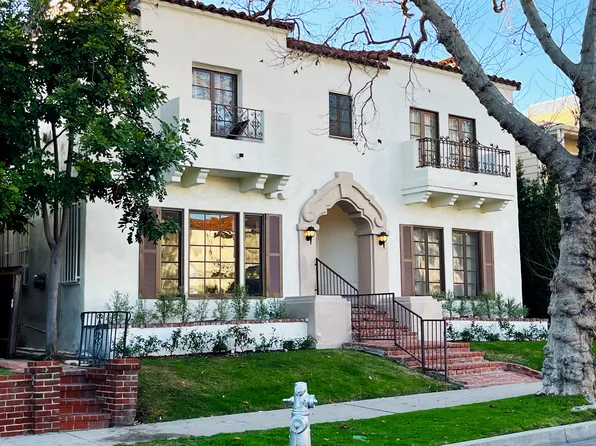 137 S Canon Dr APT 7, Beverly Hills, CA 90212