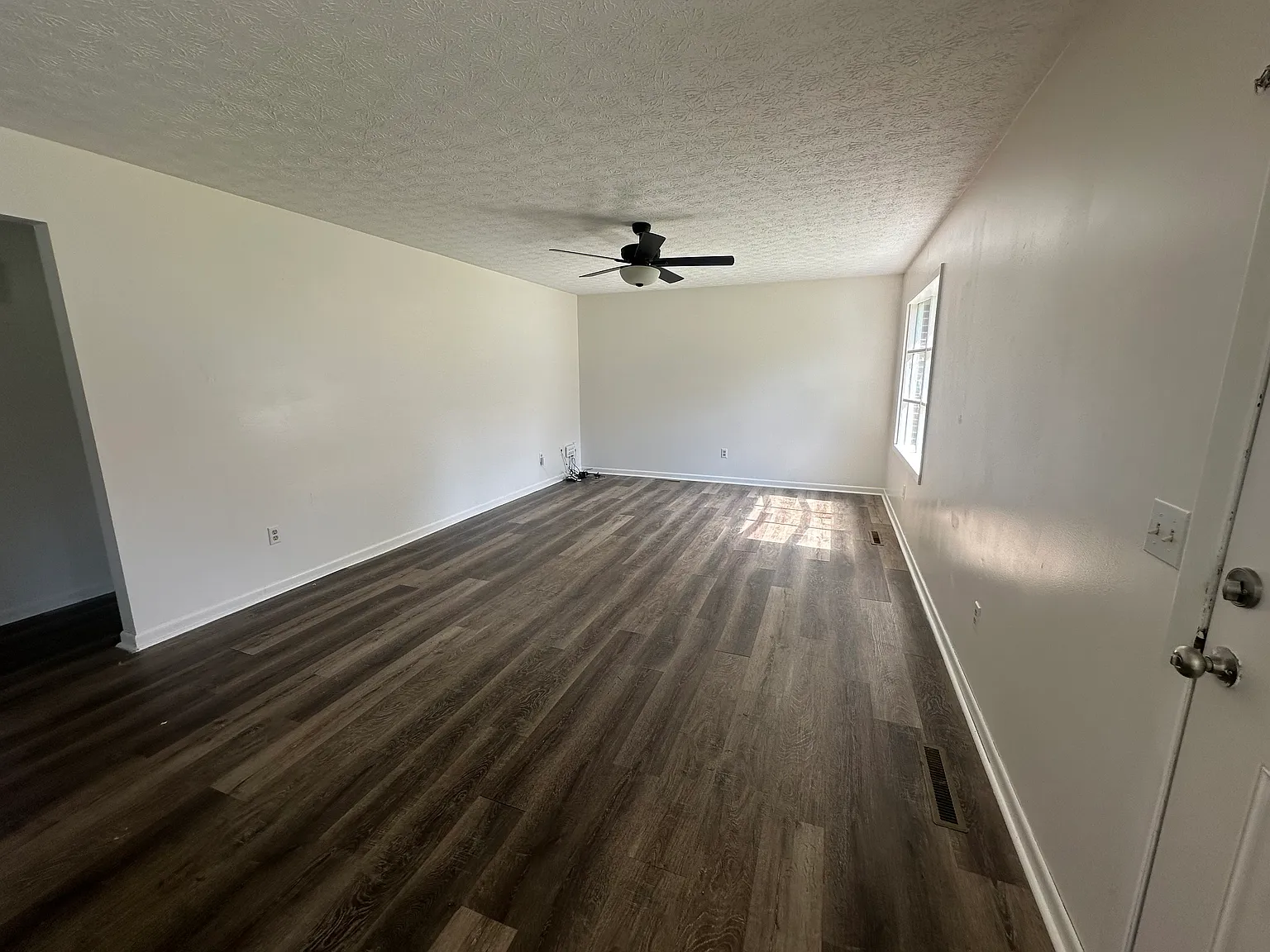 2 bed, 1076 sqft, $1,250 — Photo 3
