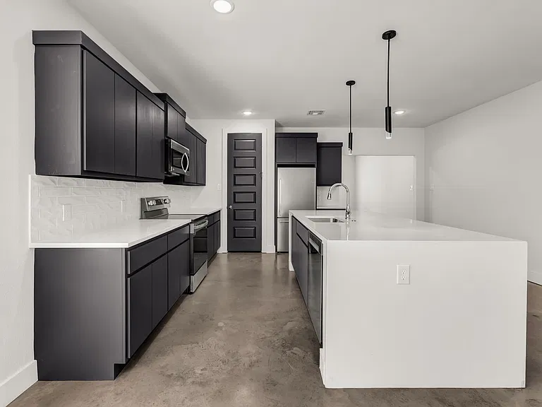 3006 Alpha Wolf Ct — Photo 5