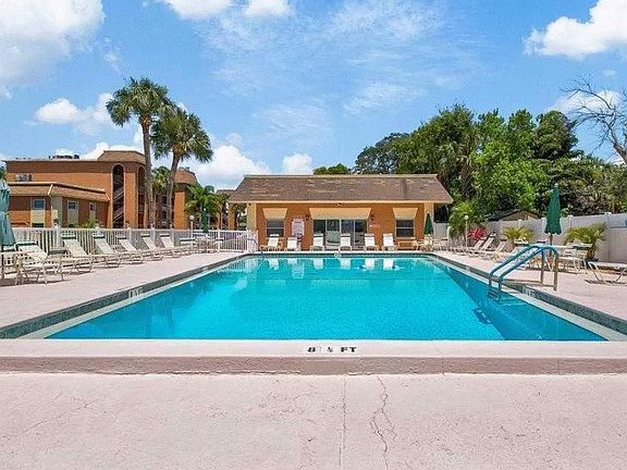 3rd image of 12760 Indian Rocks Rd APT 1048