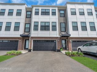 19 Kelly Way, Tinton Falls, NJ 07724