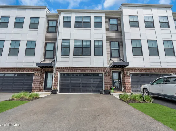 19 Kelly Way, Tinton Falls, NJ 07724