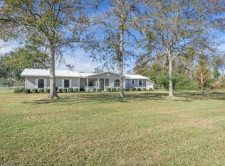 906 Joseph Dr, Chipley, FL 32428