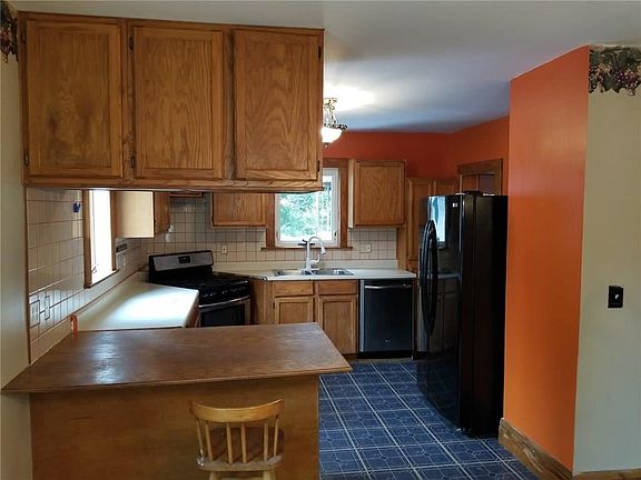 3rd image of 3158 Jane St