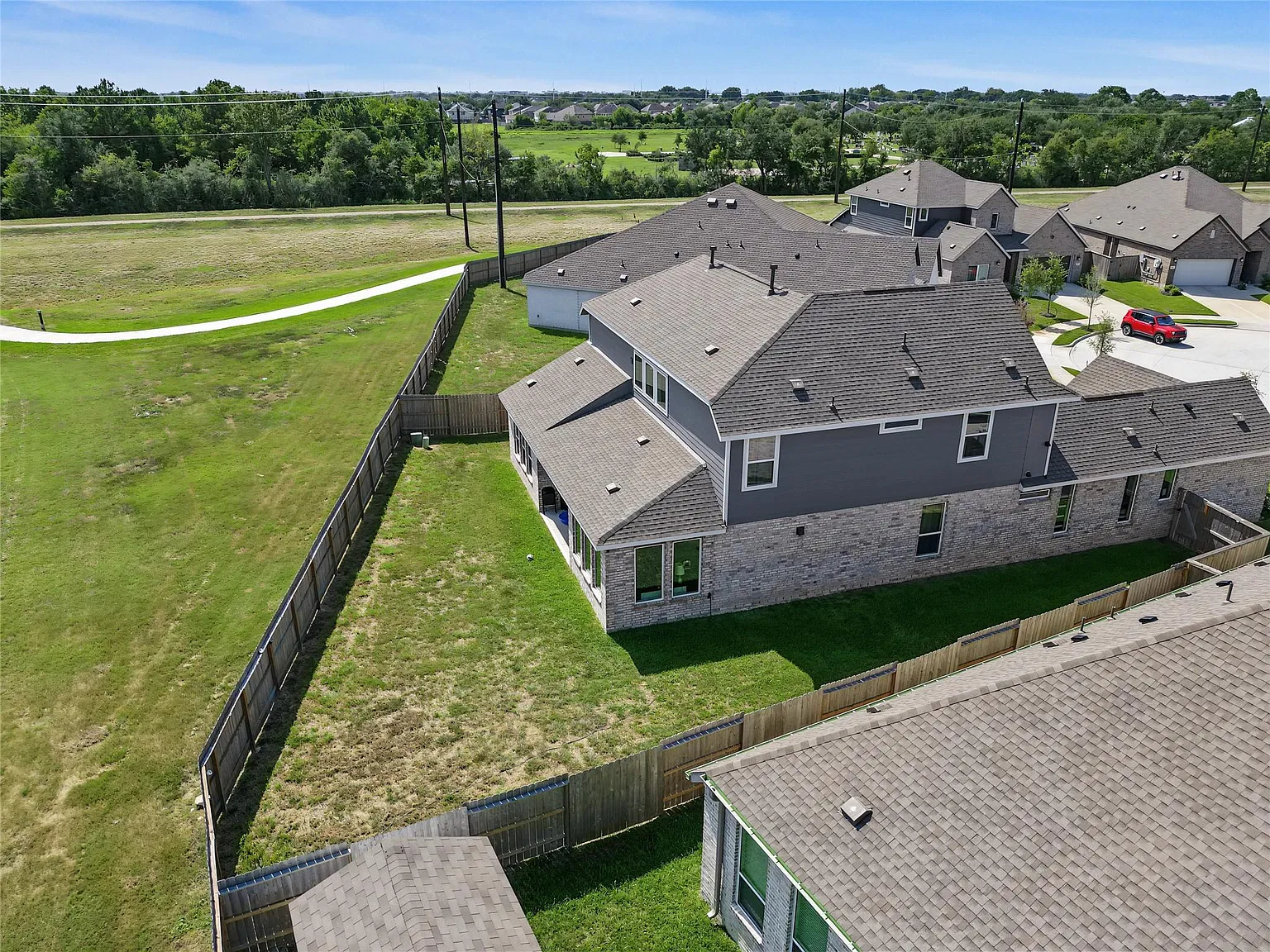 5 bed, 4.5 bath, 3487 sqft, $3,500 — Photo 3