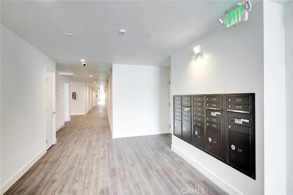 1 bed, 780 sqft, $2,050 — Photo 2
