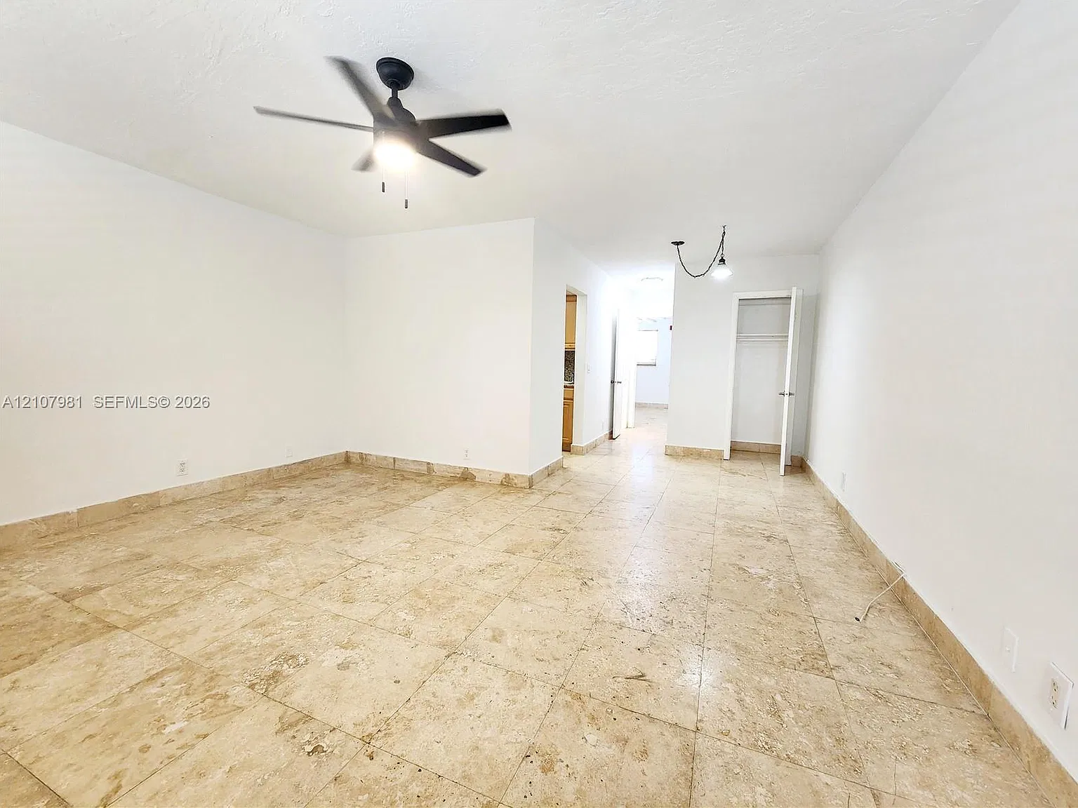 Envoy Apartments Condomin — Photo 4