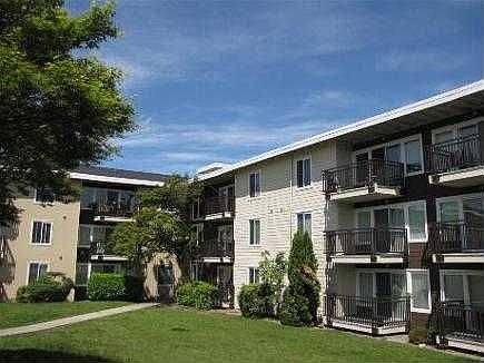 3rd image of 898 137th Ave NE