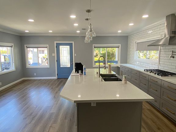 4th image of 4122 Baywood St