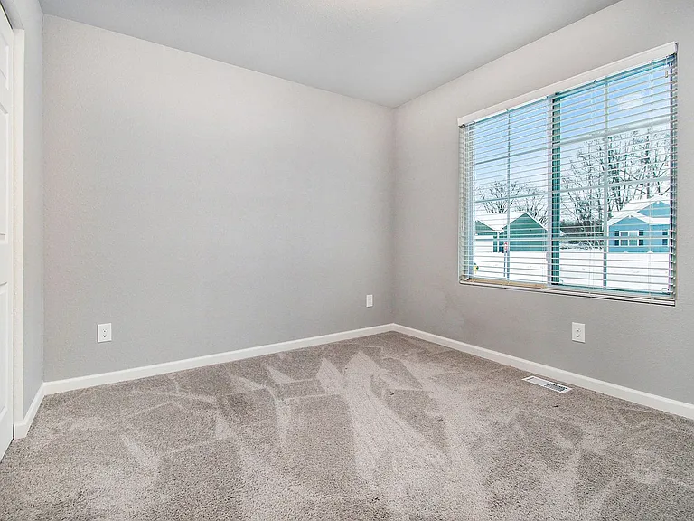 1867 Bluff Ridge Ct — Photo 12