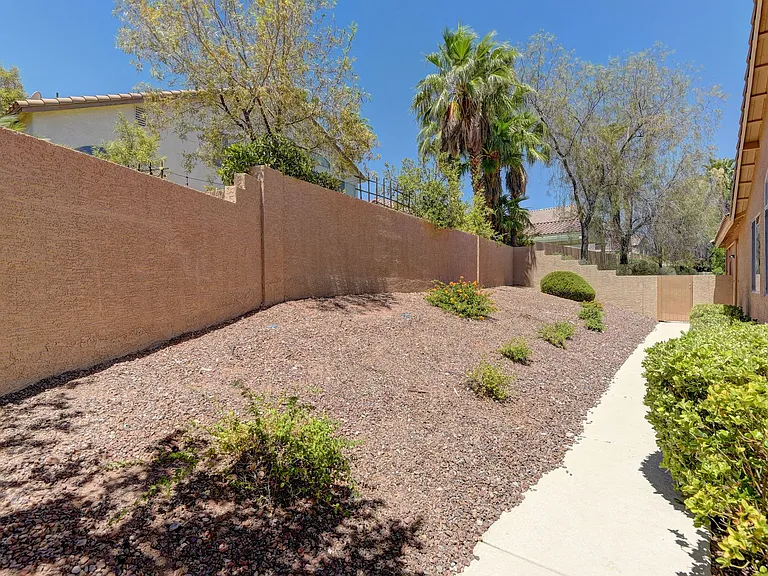 8437 Willowleaf Ct — Photo 41