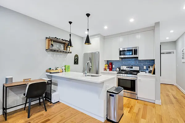 Rented by Compass | media 19