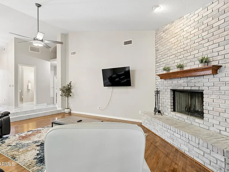 8611 W Foothill Dr — Photo 16