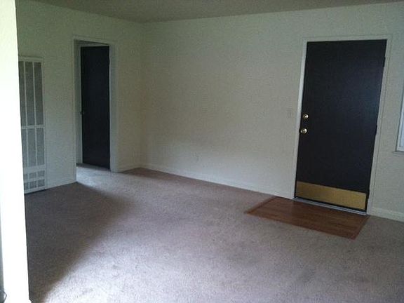 3rd image of 168 Towne Ter APT 4