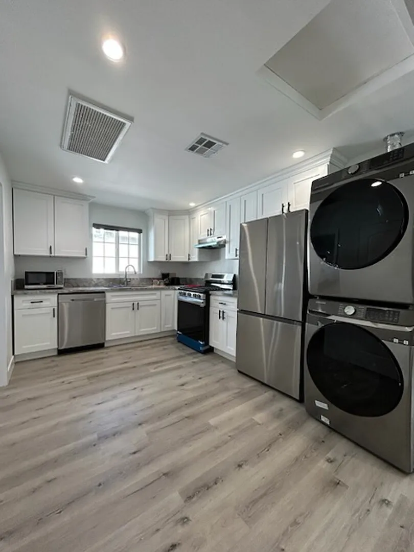 Unique Modern House near Culver City, Pet-friendly — Photo 4