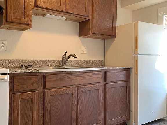 4th image of 4651-4655 NE Antioch Rd #4655-8