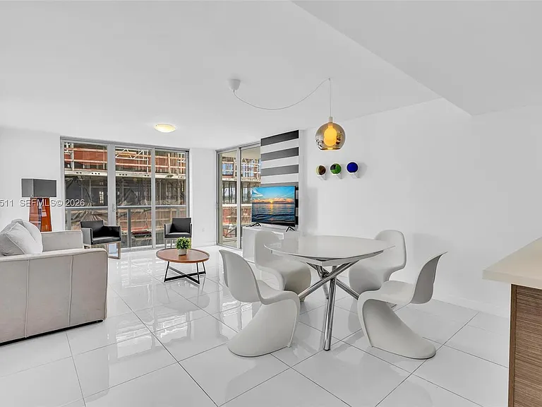 9901 E Bay Harbor Dr #802 — Photo 4