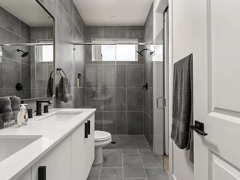 1402 Summit St #A — Photo 19