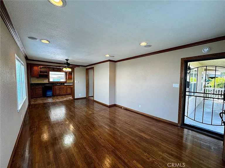14414 Studebaker Rd — Photo 4