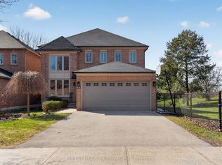 32 Mulholland Dr, Vaughan, ON L4J 7T7