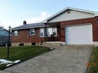 1974 Ravenwood Dr, Bethlehem, PA 18018