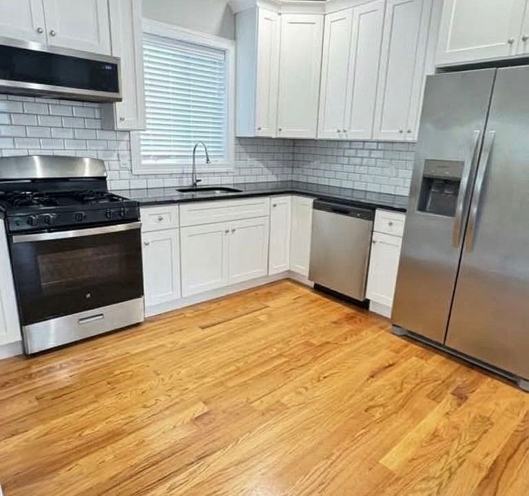 1st image of 356 Robinson Ave #2