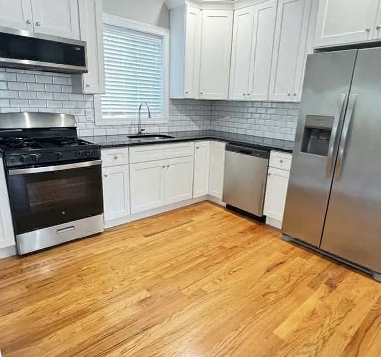 356 Robinson Ave #2