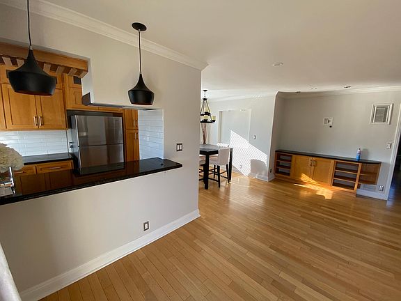 4th image of 933 N Sierra Bonita Ave APT 8
