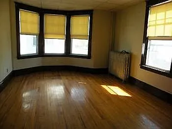 169 College St #6 — Photo 8
