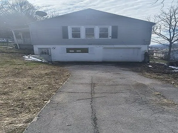 204 Cedar St, Bluefield, WV 24701
