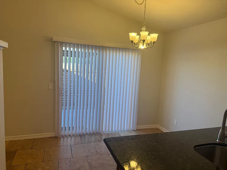 2527 S Maple Ave #102 — Photo 11