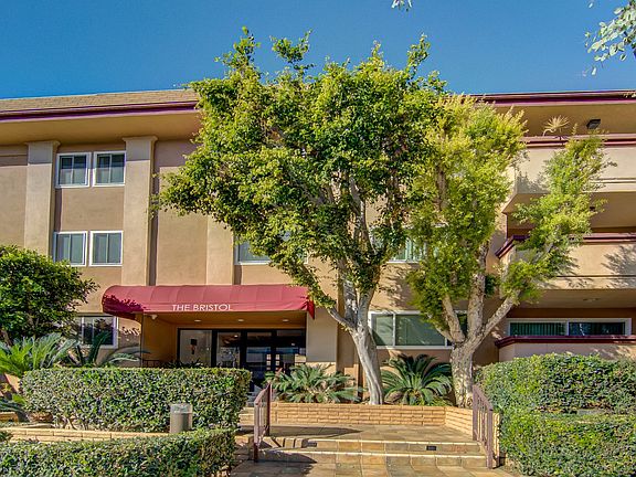 3rd image of 1121 N Olive Dr APT 310
