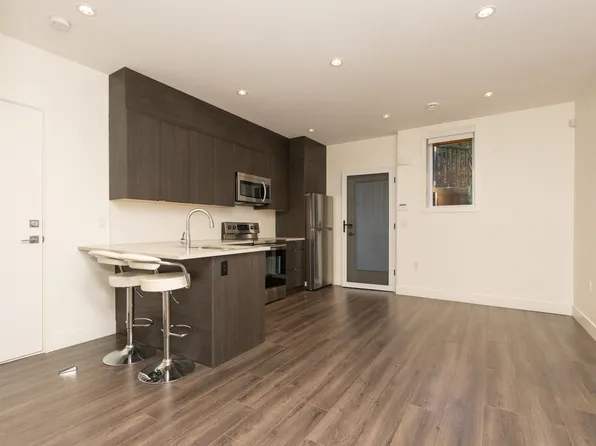 7230 Kitchener St, Burnaby, BC V5A 1L6