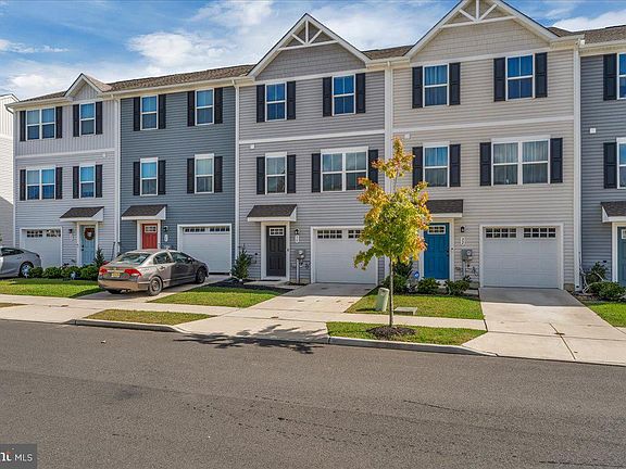 3rd image of 30 Magnolia Way