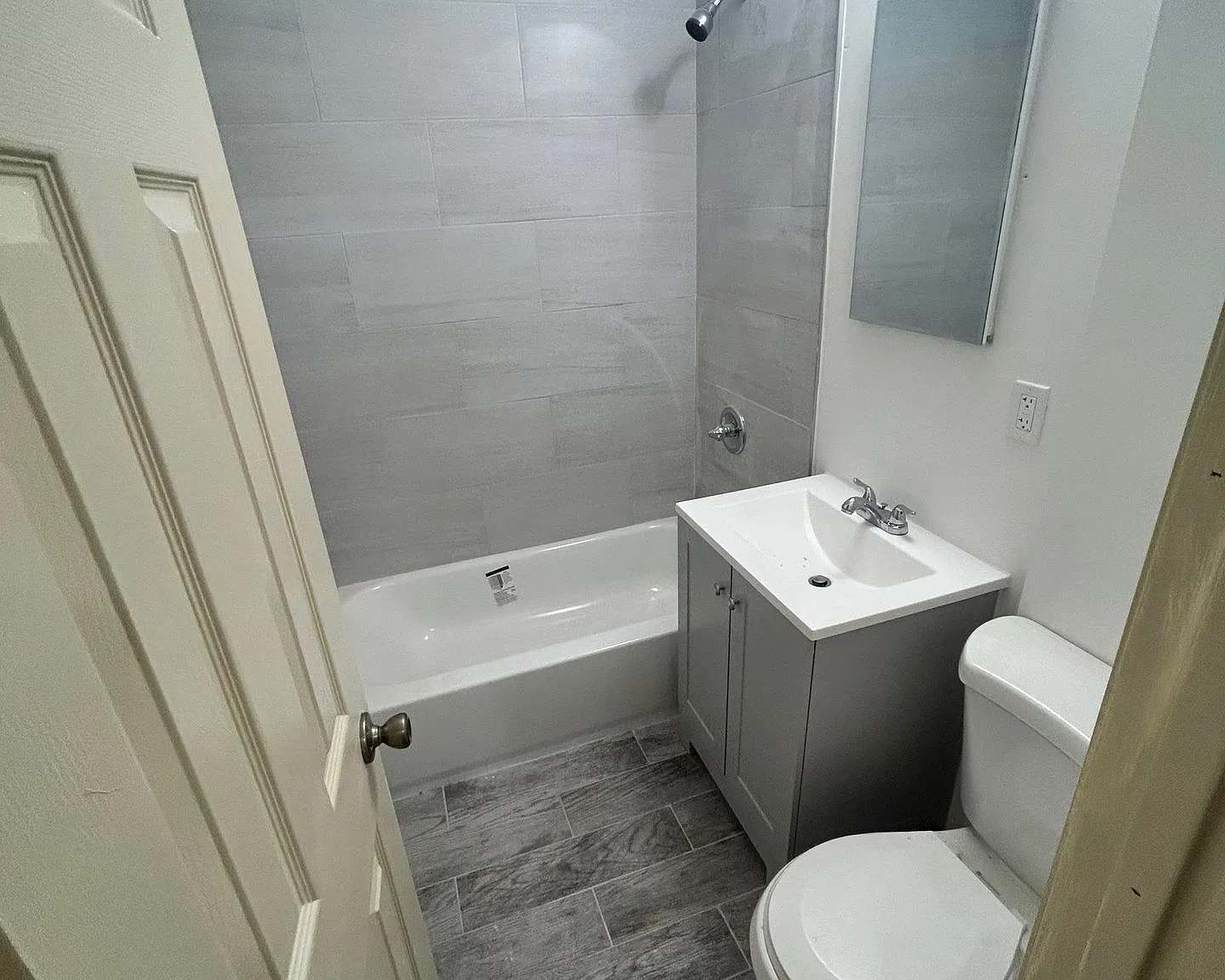 1266 Clinton Pl — Photo 3