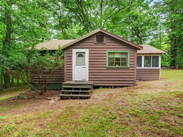 425 Narrows Road, Barnstead, NH 03225