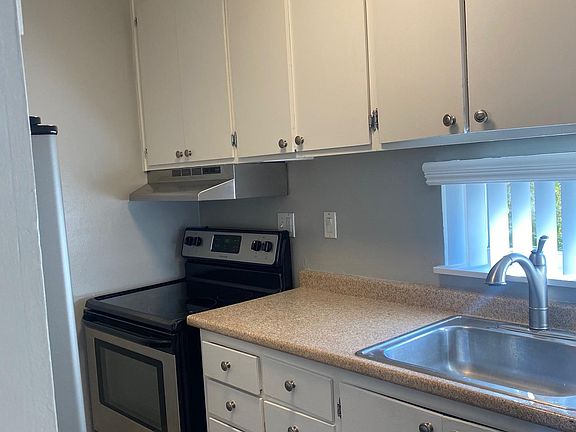 4th image of 743 El Camino Real APT 34