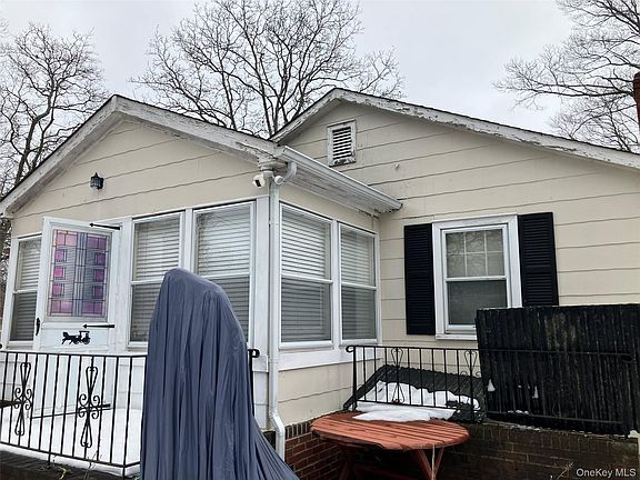 3rd image of 167 Cedar Road E