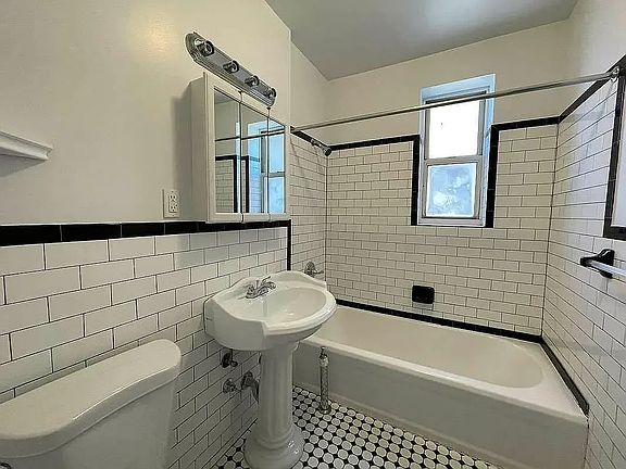 5th image of 61-61 Woodhaven Blvd #6J