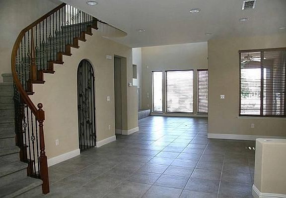 3rd image of 1074 Gamay Dr