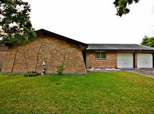 1629 E Manor Dr, Corpus Christi, TX 78412
